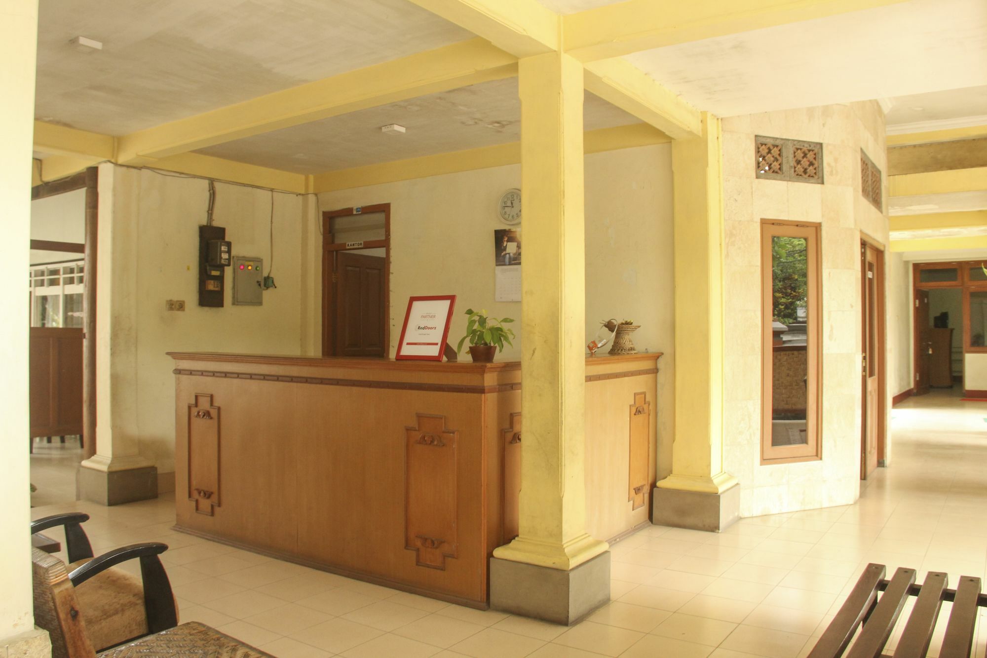Reddoorz Plus @ Pejanggik Mataram Buitenkant foto